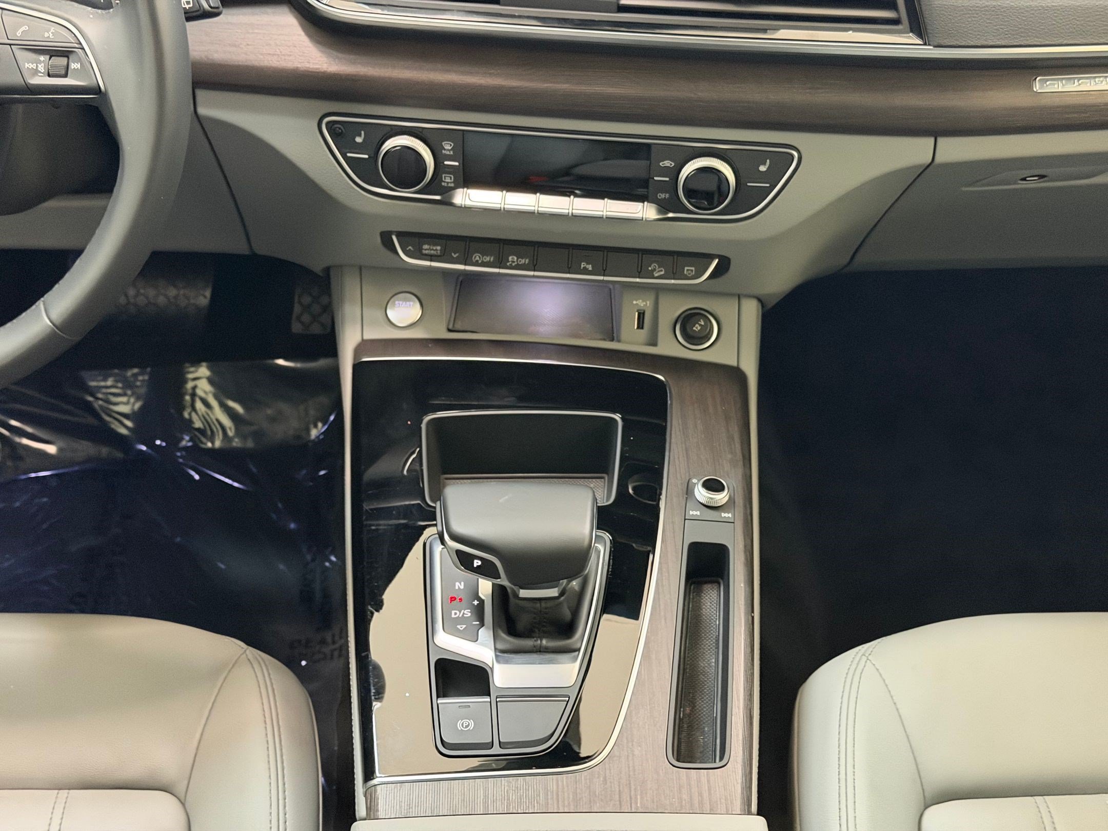 Used 2022 Audi Q5 2.0T Premium Plus AWD/4WD image 18