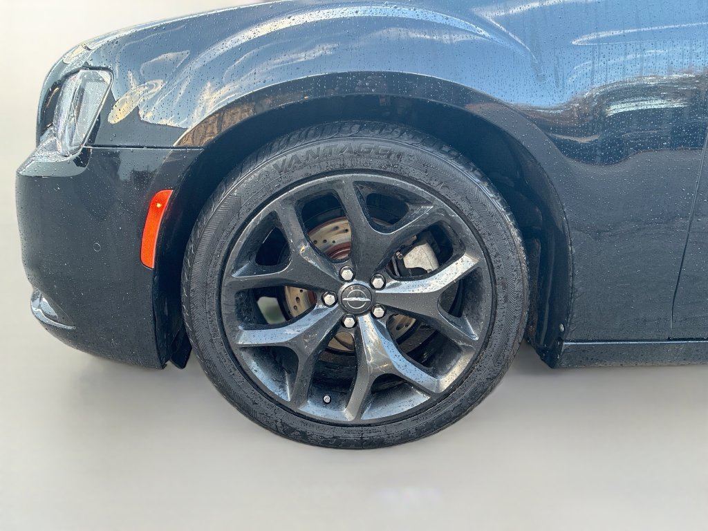 Used 2022 Chrysler 300 S RWD image 31
