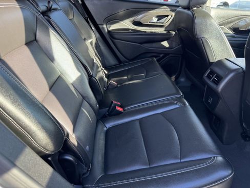 Used 2024 GMC Terrain SLT image 10