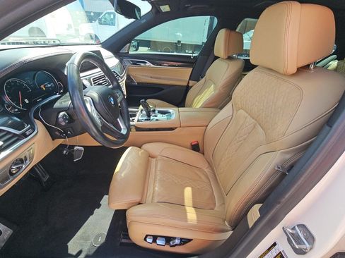 Used 2019 BMW 750i w/ Executive Package RWD image 4