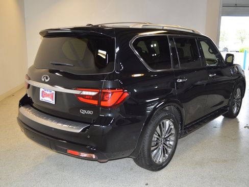 Used 2021 INFINITI QX80 Sensory w/ All-Season Package AWD/4WD image 3