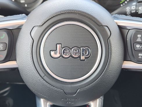 Used 2025 Jeep Wrangler Unlimited Sahara AWD/4WD image 37