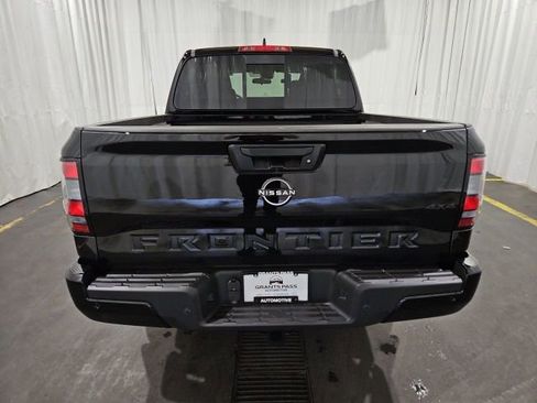 New 2026 Nissan Frontier SV w/ SV Convenience Package AWD/4WD image 4