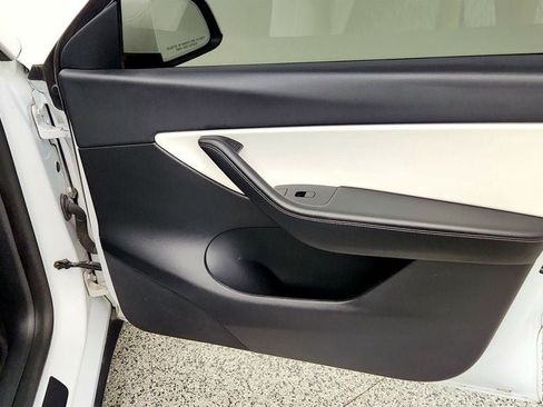 Used 2022 Tesla Model Y Performance AWD/4WD image 30