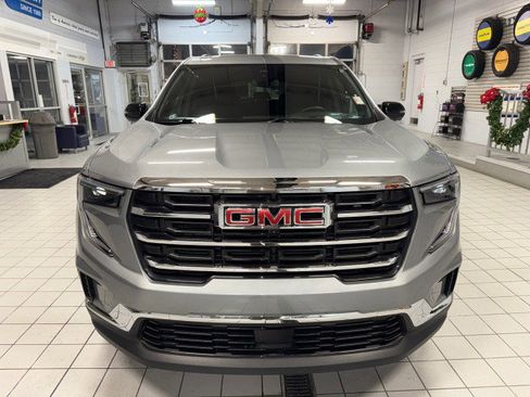 Used 2025 GMC Acadia Elevation image 8