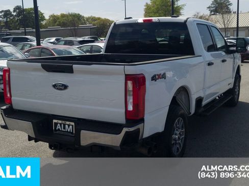 Used 2025 Ford F250 XLT image 5