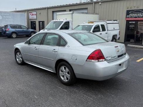 Used 2009 Chevrolet Impala LT FWD image 3