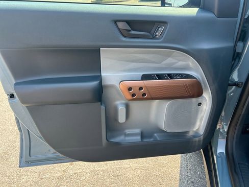 Used 2022 Ford Maverick Lariat w/ Lariat Luxury Package image 12