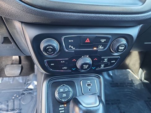 Used 2017 Jeep Compass Trailhawk w/ Leather Interior Group image 12