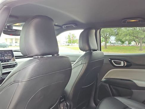 Used 2025 Jeep Compass Limited AWD/4WD image 16