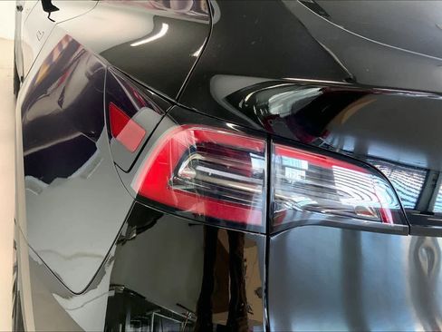 Used 2024 Tesla Model Y Long Range image 30