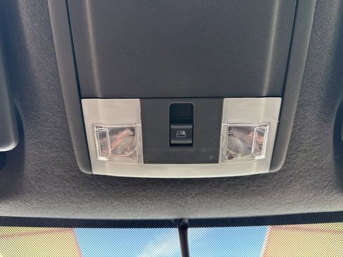 Used 2015 Ford F250 Lariat w/ FX4 Off-Road Package image 19