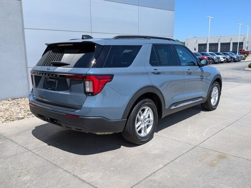 Certified 2025 Ford Explorer Active RWD image 4
