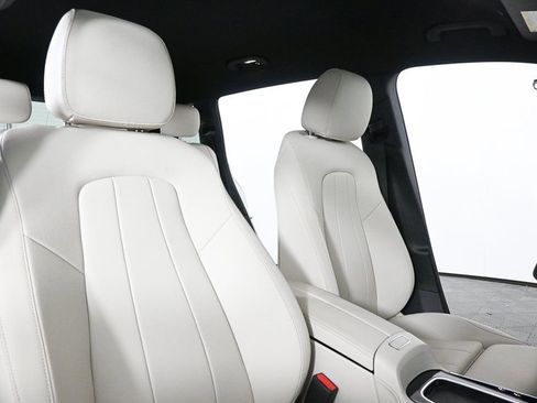 Certified 2025 Mercedes-Benz GLB 250 image 21