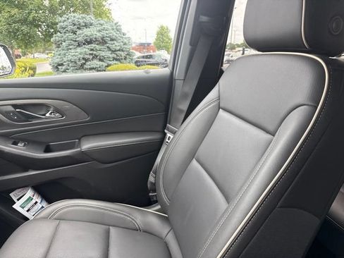 Used 2023 Chevrolet Traverse Premier AWD/4WD image 6