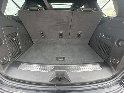 Used 2022 Chevrolet Tahoe Z71 w/ Luxury Package image 18