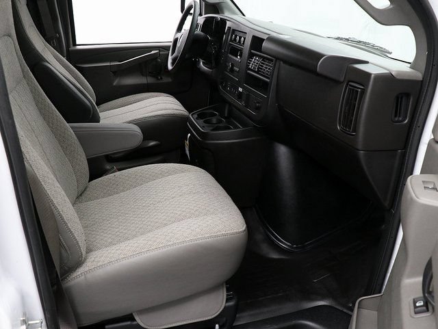 New 2025 GMC Savana 3500 w/ Power Convenience Package RWD image 23