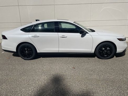 New 2025 Honda Accord SE image 5