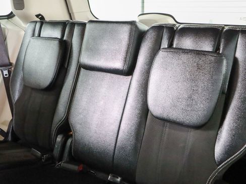 Used 2019 Dodge Grand Caravan SXT image 25