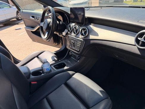 Used 2017 Mercedes-Benz GLA 250 4MATIC w/ Premium Package image 17