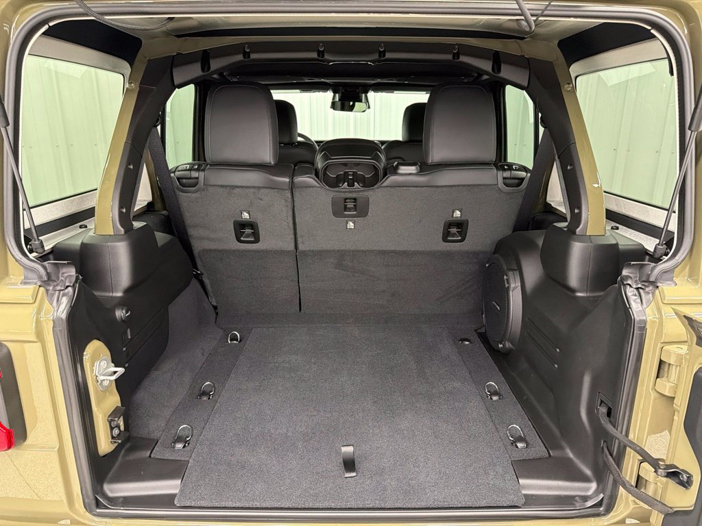 New 2026 Jeep Wrangler Unlimited Sahara AWD/4WD image 8