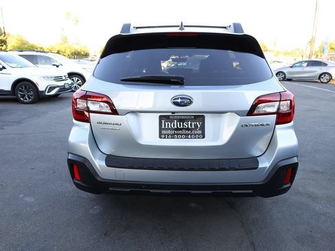 Used 2019 Subaru Outback 2.5i Limited w/ Popular Package #2 AWD/4WD image 5