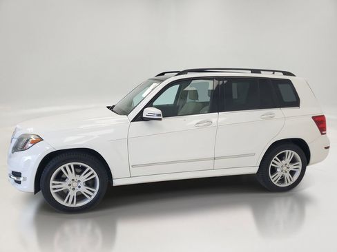 Used 2015 Mercedes-Benz GLK 350 4MATIC image 4