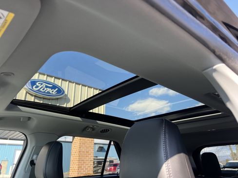 Used 2023 Ford Explorer XLT w/ Equipment Group 202A image 13