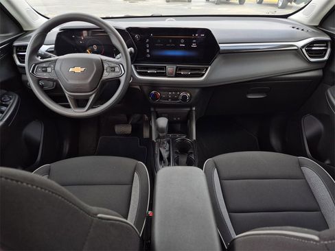 Certified 2025 Chevrolet TrailBlazer LS w/ LS Convenience Package image 32