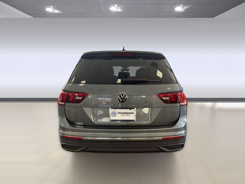 Used 2023 Volkswagen Tiguan SE FWD image 10