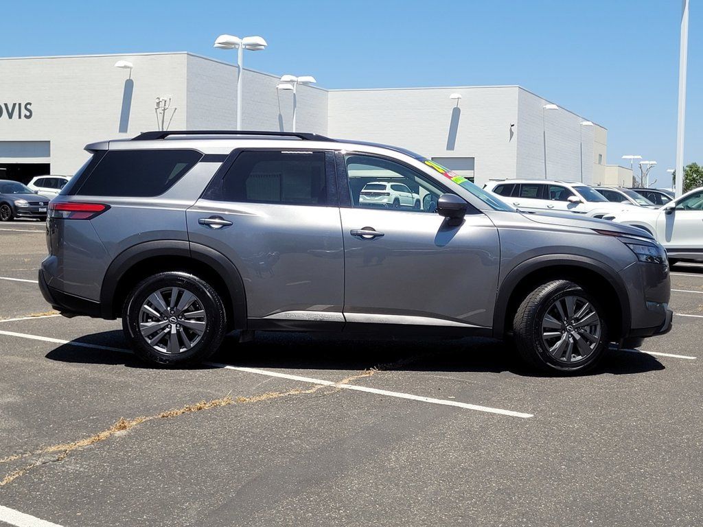 Used 2024 Nissan Pathfinder SV AWD/4WD image 5