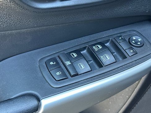 Used 2018 Jeep Cherokee Latitude Plus w/ Comfort/Convenience Group AWD/4WD image 28