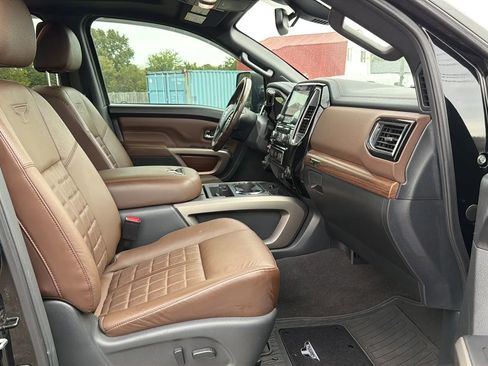 Used 2021 Nissan Titan Platinum Reserve w/ Moonroof Package image 15