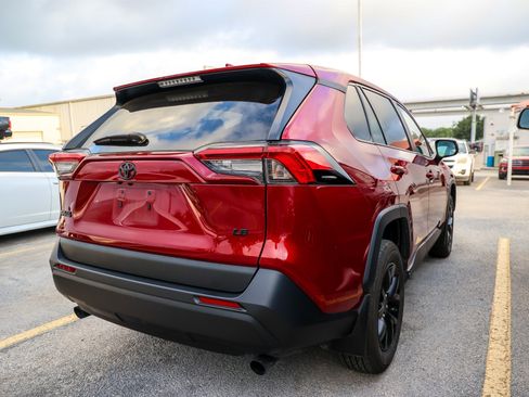 Used 2024 Toyota RAV4 LE FWD image 8