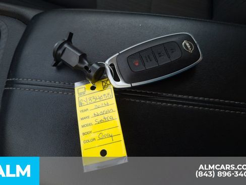 Used 2024 Nissan Sentra SV FWD image 15