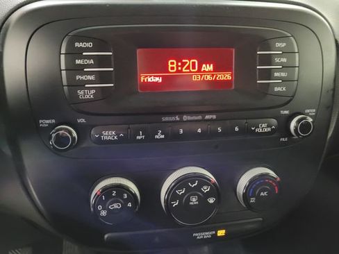 Used 2015 Kia Soul image 24