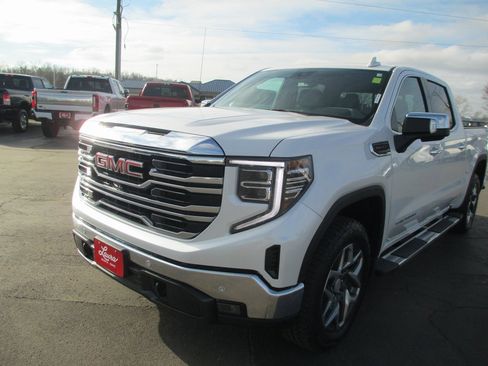 Used 2024 GMC Sierra 1500 SLT w/ SLT Premium Plus Package image 10