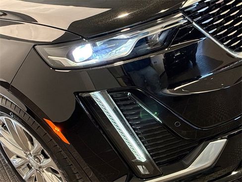 Used 2021 Cadillac XT6 Premium Luxury image 6