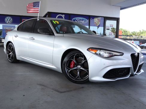 Used 2019 Alfa Romeo Giulia RWD image 3