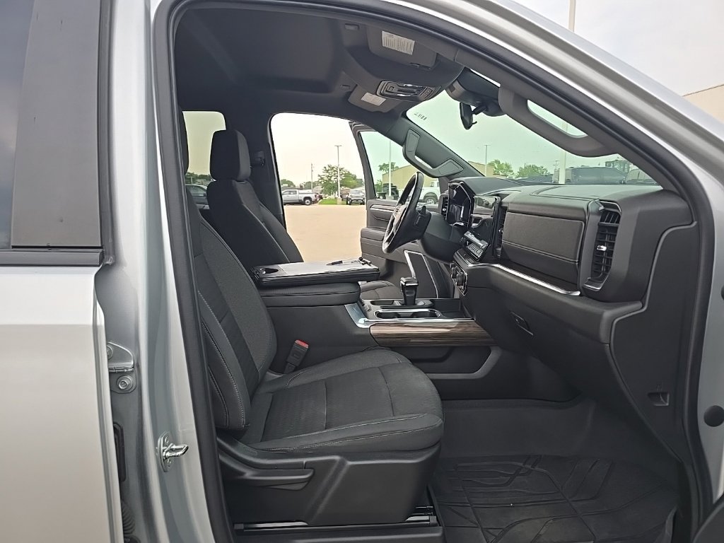 Used 2022 Chevrolet Silverado 1500 LT w/ Safety Package AWD/4WD image 15