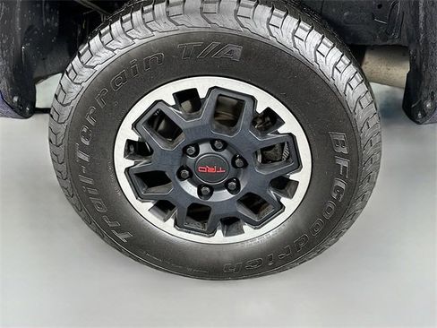 Used 2024 Toyota Tacoma TRD Off-Road image 26