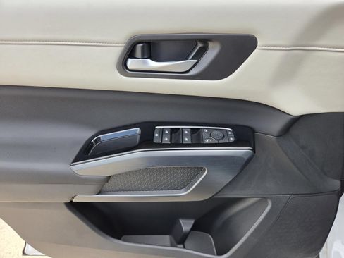 New 2026 Nissan Pathfinder SL w/ SL Premium Package FWD image 19