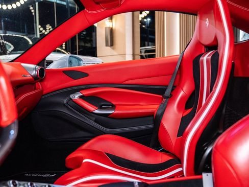 Used 2021 Ferrari F8 Tributo image 18