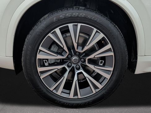 Used 2021 Volvo XC90 T6 Momentum w/ Climate Package AWD/4WD image 7