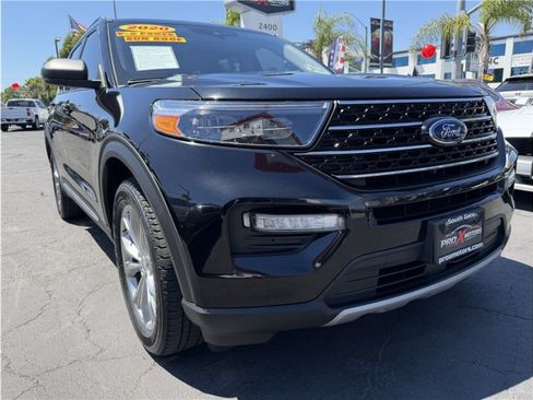 Used 2020 Ford Explorer XLT w/ Equipment Group 202A AWD/4WD image 46