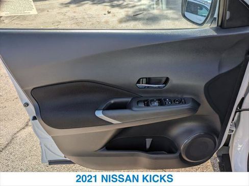 Used 2021 Nissan Kicks SV image 12