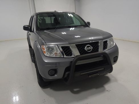 Used 2017 Nissan Frontier SV image 14