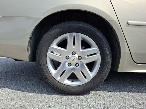 Used 2011 Chevrolet Impala LT FWD image 11