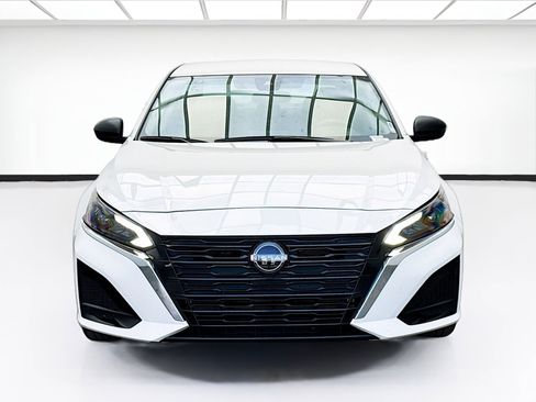 Used 2025 Nissan Altima 2.5 S FWD image 2