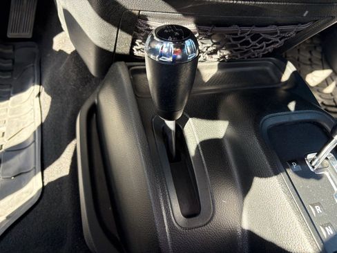 Used 2018 Jeep Wrangler Sport image 22